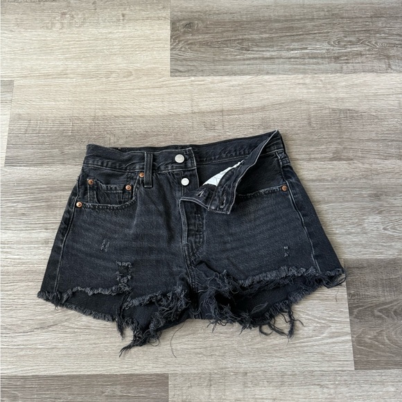 Levi’s 501 premium distressed festival black button fly shorts 27 - Picture 5 of 12